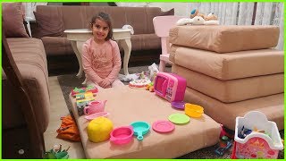 Download RÜya Oyuncaklari İle Ev Ve Mutfak Kuruyor L Çocuk Vİdeosu Video MP3 RÜya Oyuncaklari İle Ev Ve Mutfak Kuruyor L Çocuk Vİdeosu