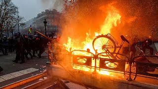 Paris Violence Doesn't Put Macron Presidency at Risk: ING