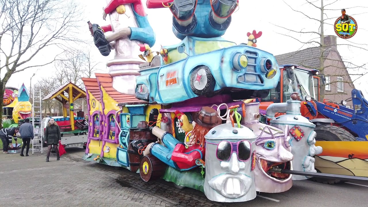 Timelapse bouw van een carnavalswagen van CV Mamma... waor is méén bier