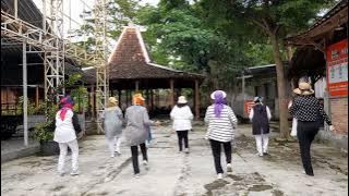 'AYO MAMA'  Line Dance Demo by : Moms Bias Line Dance.