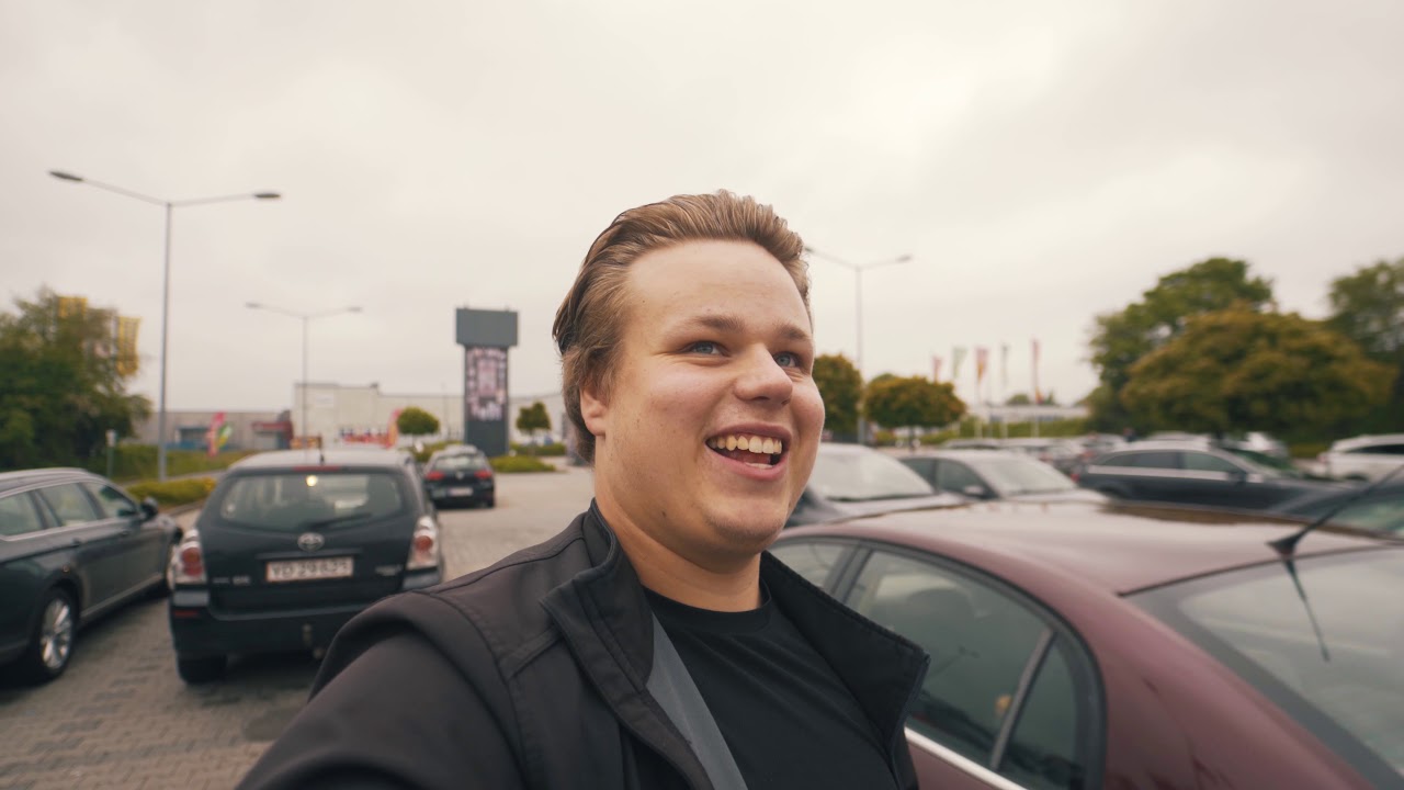 JEG OVERRASKER FAN TIL KONFIRMATION!!