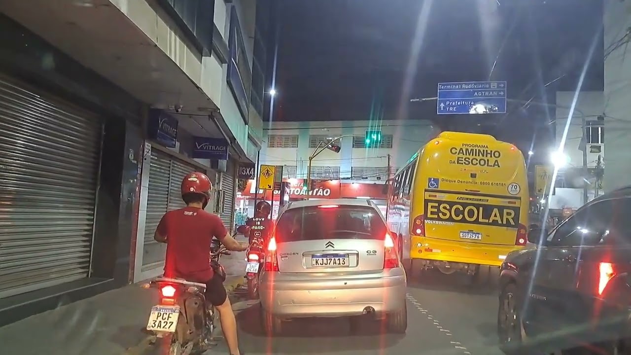 Como está a iluminação de Natal em Vitória PE