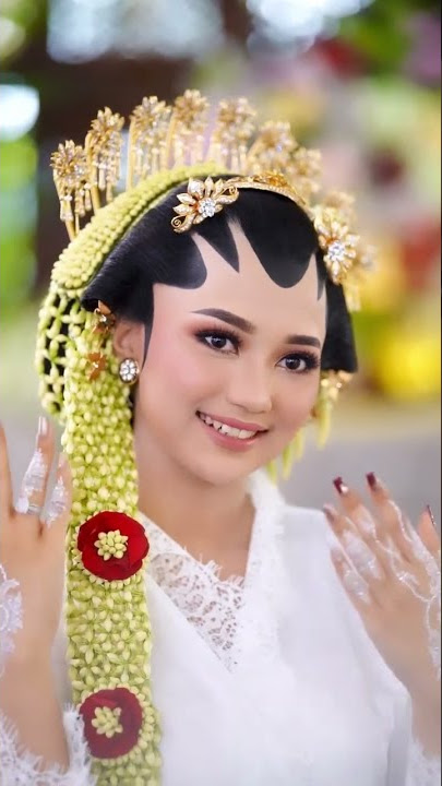 INDONESIAN BRIDE hopefully inspire   from the wedding @sasatau ️ ᴘʜᴏᴛᴏɢʀᴀᴘʜᴇʀ @ilalangportraiture