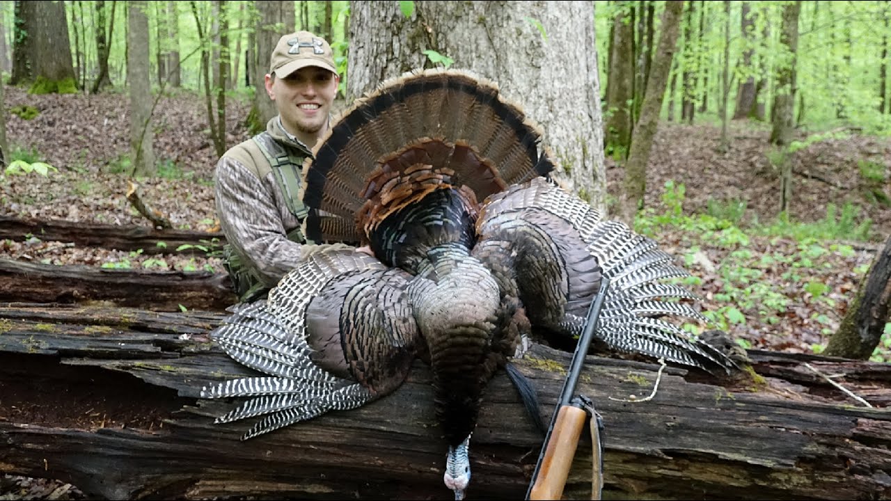 MS National Forrest Public Land Turkey hunt-THIS OLD GOBBLER HAS SOME HOOKS!!!!!!-Light Em Up