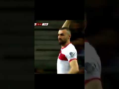 Serdar Dursun rakip defansın dengesini bozuyor..