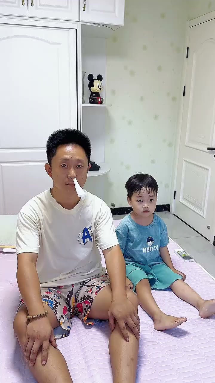 假装不盖被子测试儿子的反应，没想到！#Cute baby#Cute#呆萌小米宝#聪明宝宝#萌娃