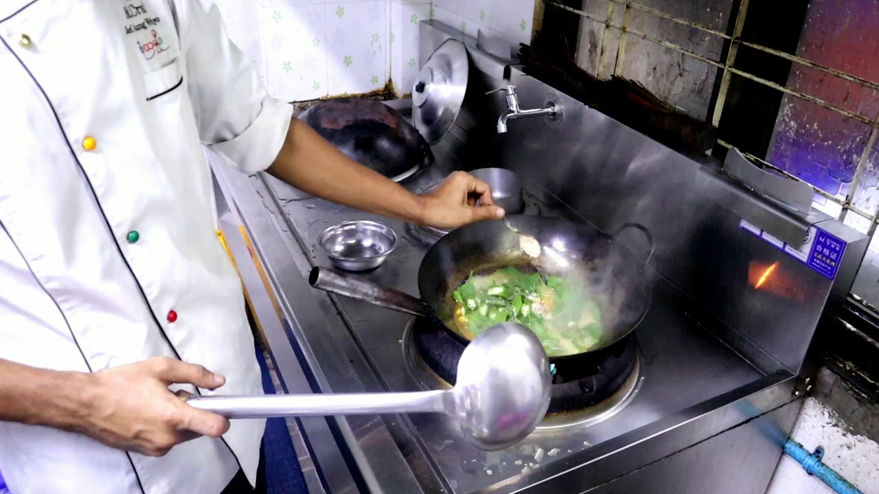 ချဉ်ငံစပ် ‌ကြက်ခေါက်ဆွဲပြုတ် #Aungwaiphyo