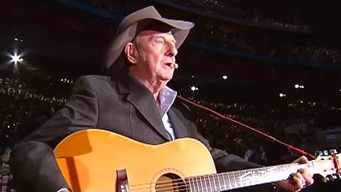 Sydney 2000 Olympics Closing Ceremony - Slim Dusty Performing ‘Waltzing Matilda’