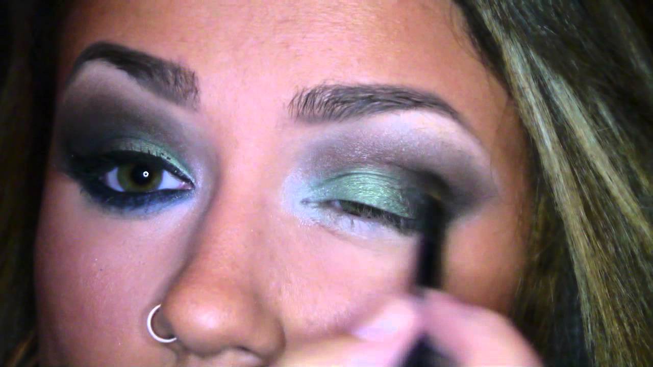 Smokey Blues and Greens Tutorial | TheBeautyBom | Artdeco | - YouTube