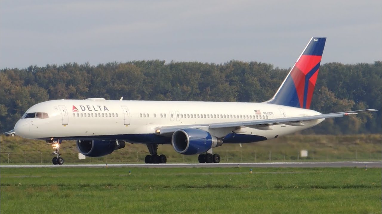 Delta Airlines Boeing 757-200 [N661DN] takeoff from PDX - YouTube
