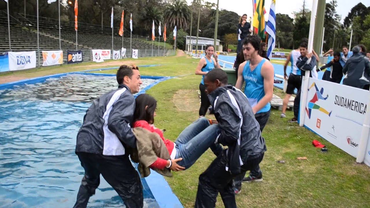 Festejos en pileta 1 - Sudamericano sub 23 de atletismo Montevideo 2014 (03a05/oct)