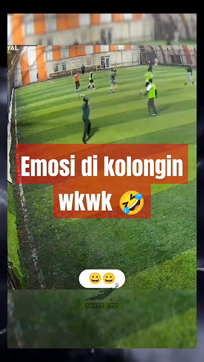 ORANG INI EMOSI LEMPAR SEPATU KARENA DIKOLONGIN 🤣 #shorts #videolucu #nutmeg #sepakbola