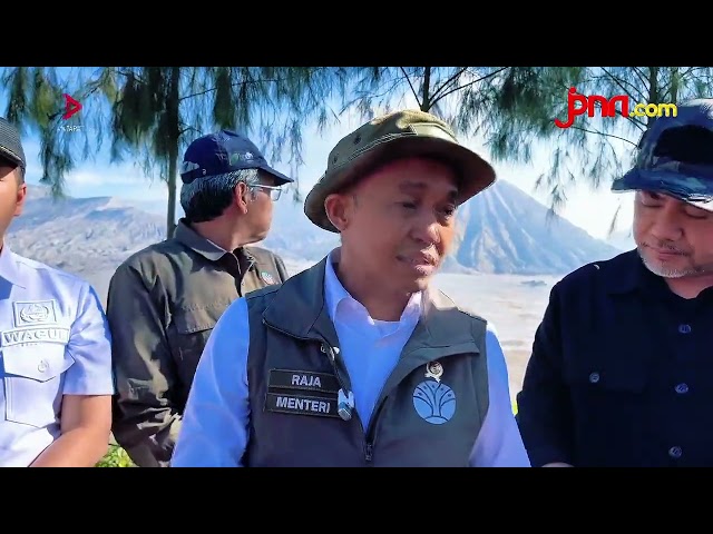 Kebakaran di Kawasan Taman Nasional Bromo Tengger Semeru Capai 520 Hektare - JPNN.com