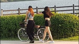 #BLACKPINK's Members Spotted Riding Bicycle at the park