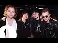 "If you were a chair, who would you let sit on you?": 5SOS answer 5 second fan questions