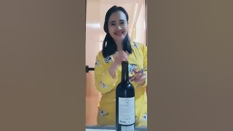 easy to open a bottle of wine using a winged corkscrew #shorts