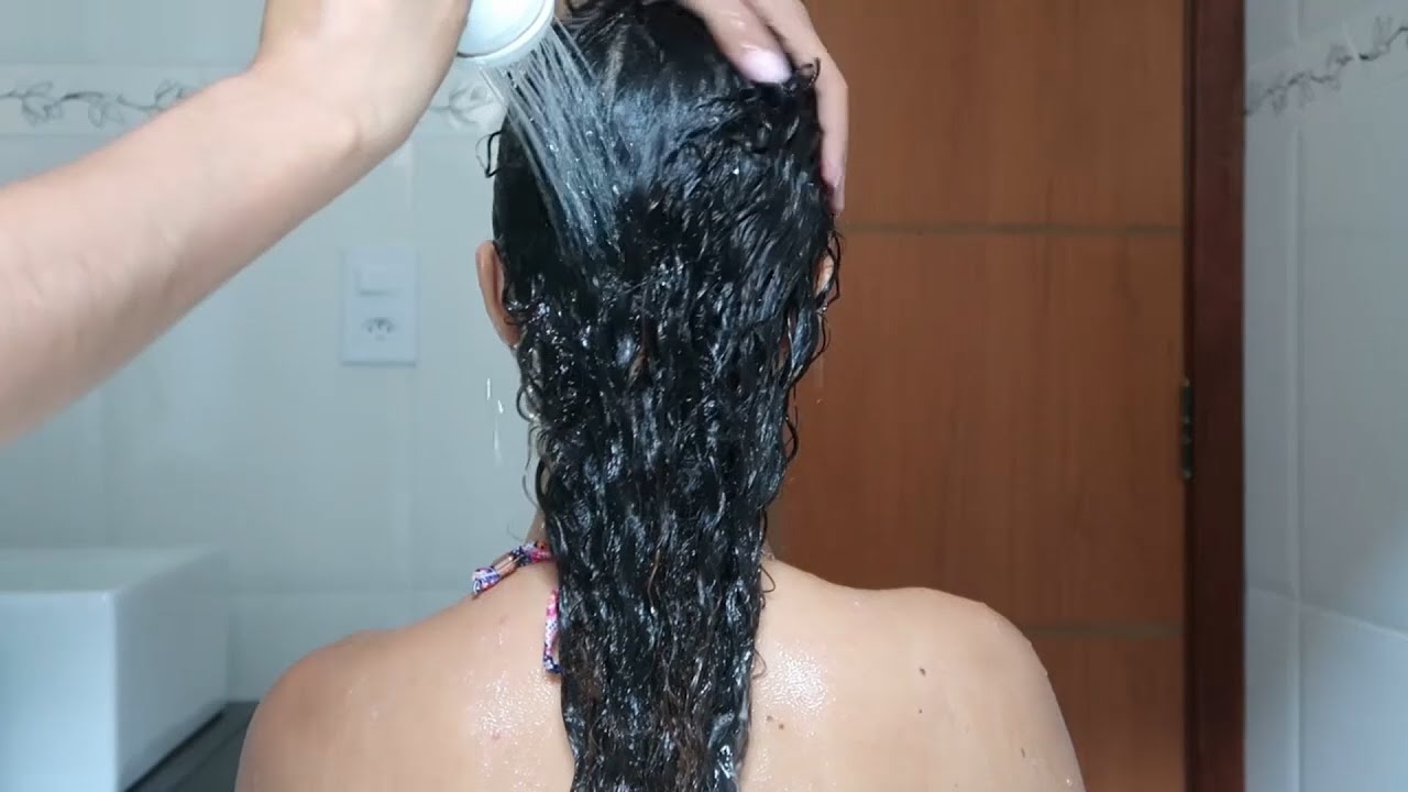 [ASMR] LAVANDO E HIDRATANDO O CABELO DA MINHA IRMÃ - nº 2 (+ finalização)