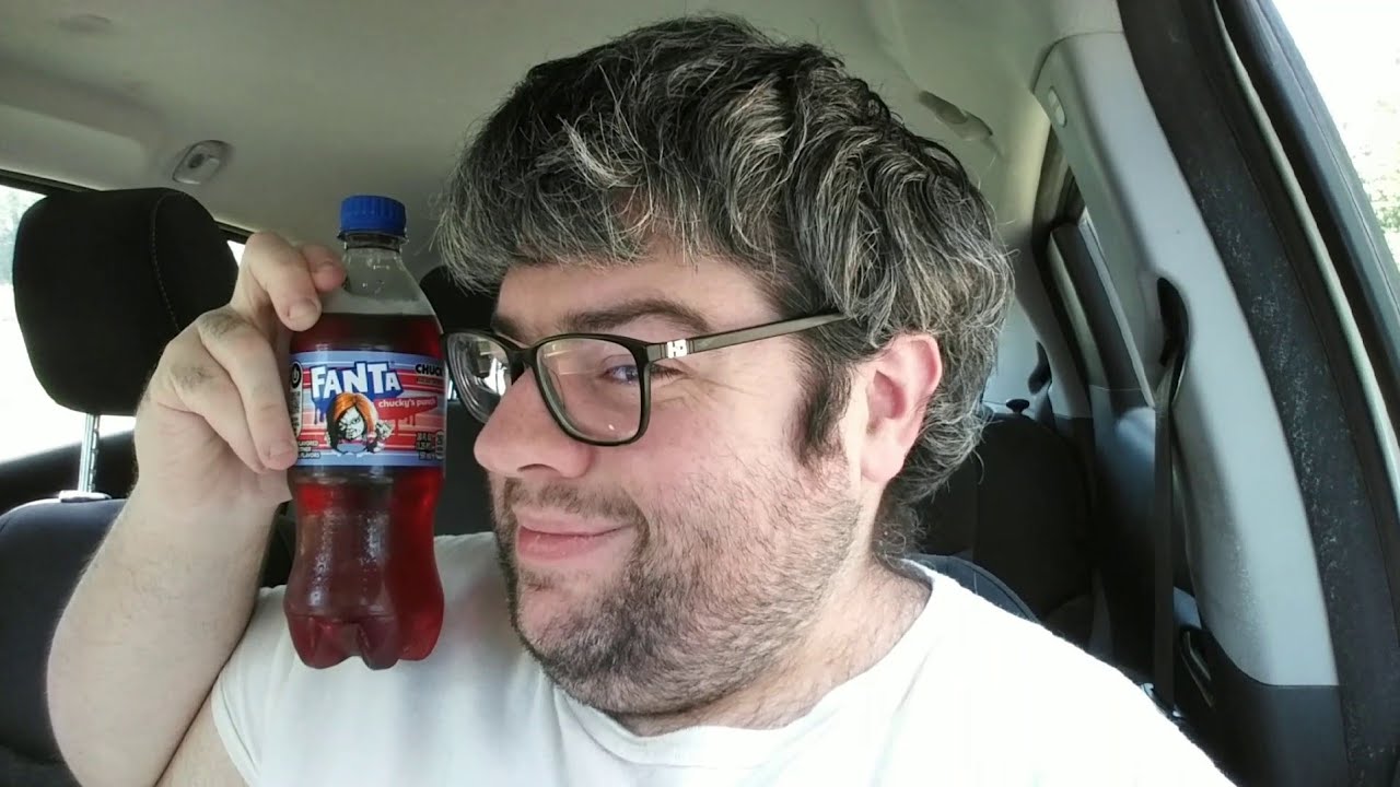 Deadcarpet пробует газировку Fanta от Chucky's Punch
