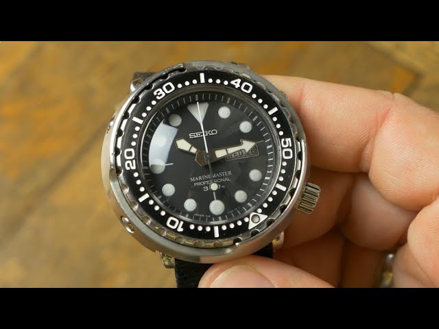Seiko Tuna SBBN015 - a review of a legend - YouTube