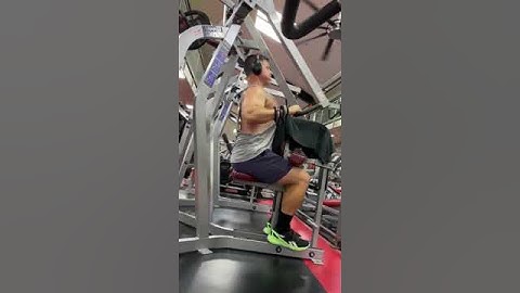 Hammer strength plate loaded high rows