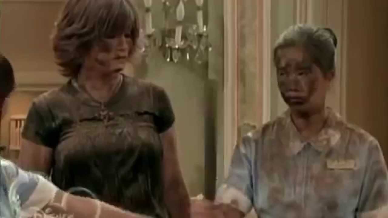 FUNNY SCENE!!! TSL - London works as a maid