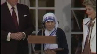 president Reagan presenting the presidential medal of freedom to mother Teresa on June 20 1985