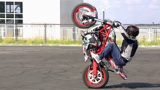How to Do Coaster Wheelie on Motorcycle