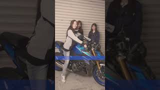 スズキのGSX-S1000に乗ってきた編集部の大冨涼。その感動を共有したいらしく…今日もガレージの片隅でバイク雑談。#バイク #オートバイ #足つき