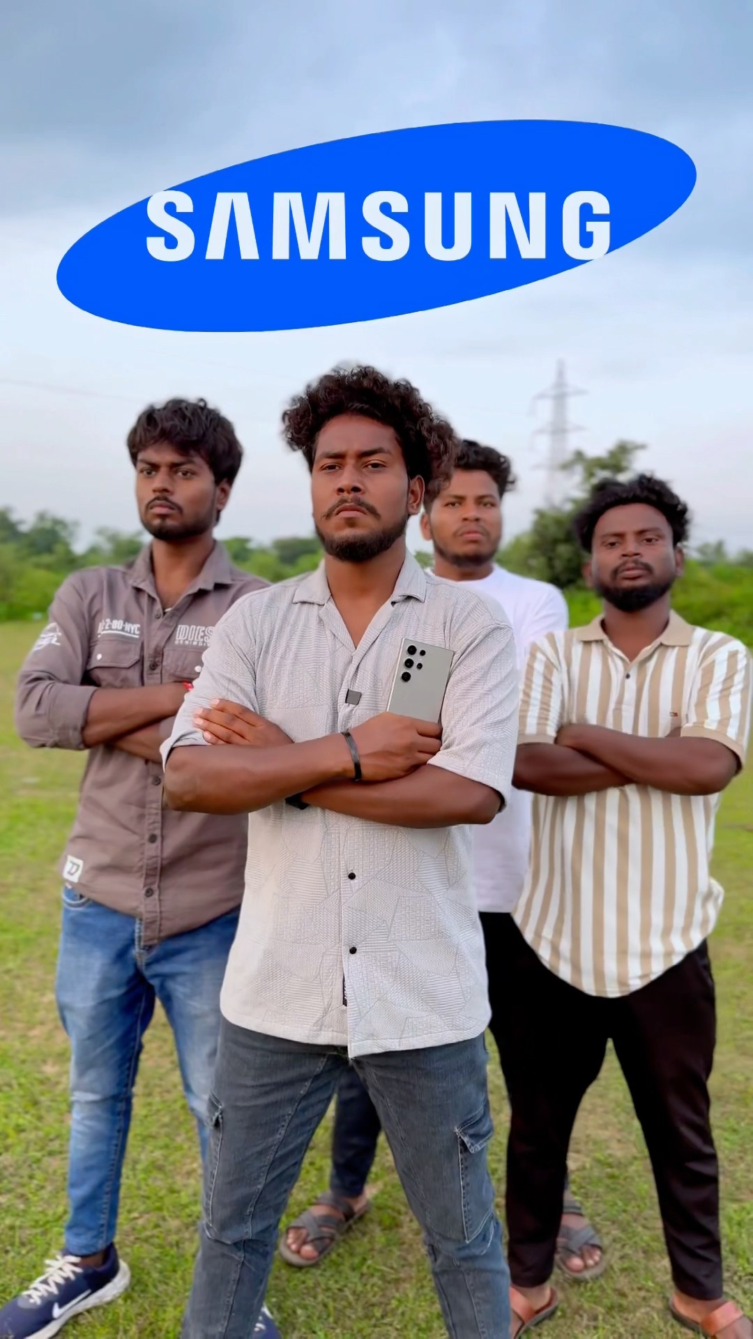iphone samsung का टकर ?? #comedy #realfools #vikramcomedyvideo #iphone #samsung #memes