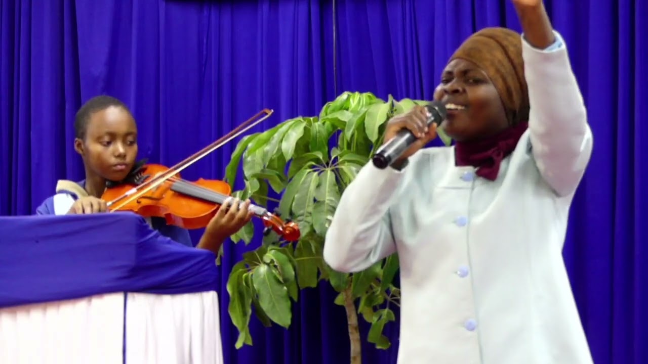 Nangojea Malangoni pako by  Kikopey main altar 