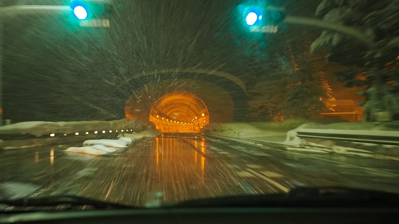 上越国境の「関越トンネル」を越えて大雪警報の新潟へ / 土樽PAの怖い場内アナウンス