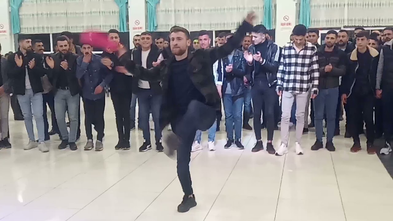 Muş Hasköy Düğünleri - Gençlerden Esmerim Halay Ortaya Çıkış Show 2021