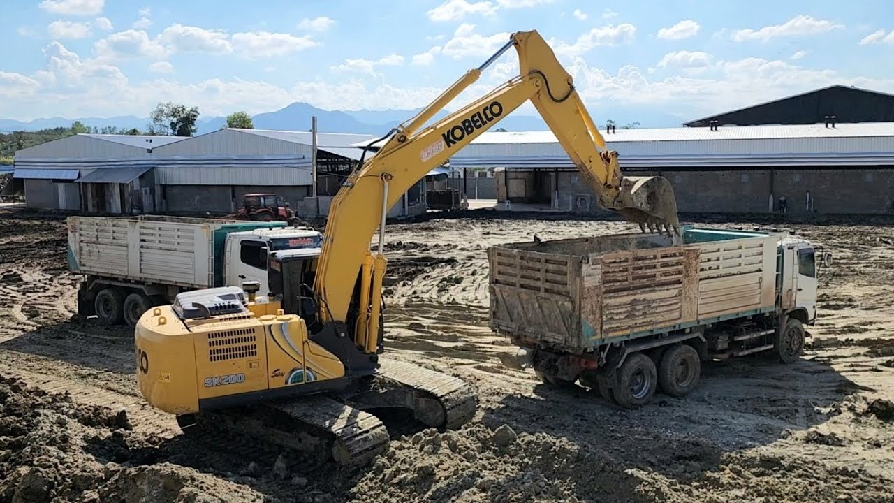 งานด่วน ลุยๆๆ..! 🔰🔰🔰 รถแบคโฮ KOBELCO SK200-10 SM ทอยดินถมสระเก่าพร้อมปรับระดับพื้นที่ 👌👌👌