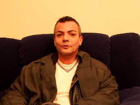 Roberto Eduardo | Tudo Vai Melhorar - YouTube It Gets Better Portugal