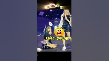 Rosé Walked Like a Goddess and Left Poor Lisa Behind 😭💫 #blackpink #chaelisa #shorts