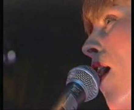 Carol van Dyk (Bettie Serveert) - D. Feathers