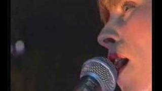 Video thumbnail of "Carol van Dyk (Bettie Serveert) - D. Feathers"