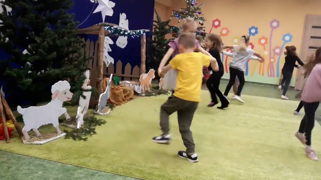 Wesoły taniec dzieci - ( Jibidi) -  Centrum Szkolenia Artystycznego Anna Machmar