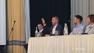 💥Mutiger junger Mann stellt Fragen beim Bürgerdialog in Halle, 30.4.26