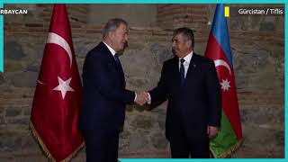 Millî Savunma Bakanı Hulusi Akar, Azerbaycan Savunma Bakanı Zakir Hasanov ile Gürcistanda görüştü