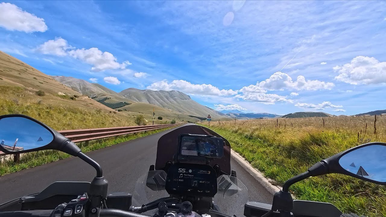 MEGLIO DELLO STELVIO   La salita per CASTELLUCCIO