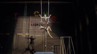 CIRCUS MONKEYS DUO TRAPEZE