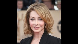 Famous Sharon Lawrence: From NYPD Blue to a TV, Film, and Theater Star, She Continues to Reinvent Herself Profile