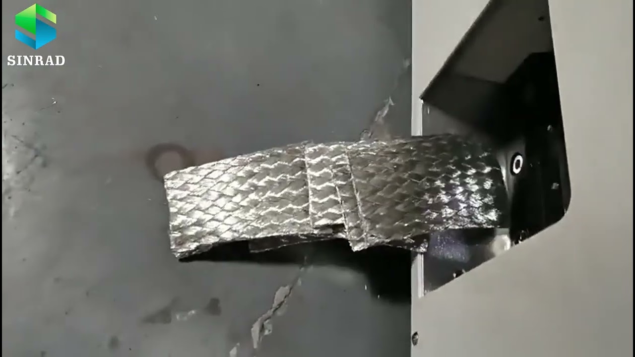 Automatic pipe and belt cutting machine