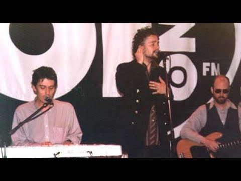 The Flaming Lips - Waiting For Superman (Live from The Big Room) [2000]