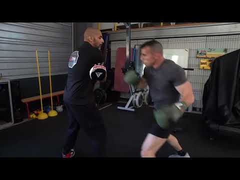 4 Rounds Non-Stop: Major Gérald Trains in Boxing