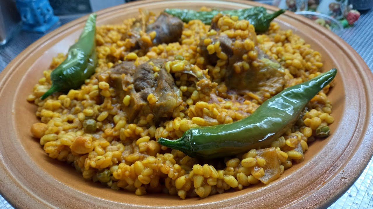 برغل بلحم العلوش كل كعبة وحدها بنة