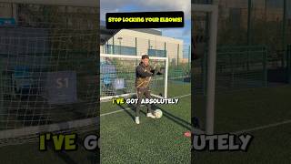 SOFT ELBOWS = SAFE HANDS! GK TIP! 🧤⚡ screenshot 2