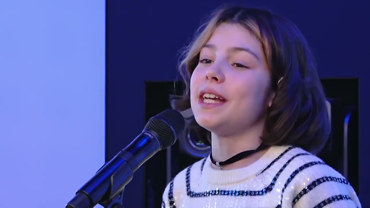 Lou Deleuze chante «Ce monde» en live sur Europe 1