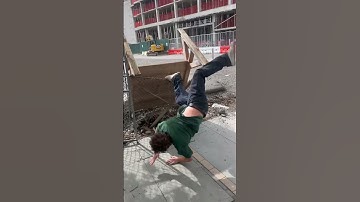 Gus Gordon wallie